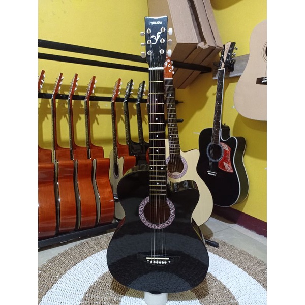 Gitar Yamaha hitam akustik hitam
