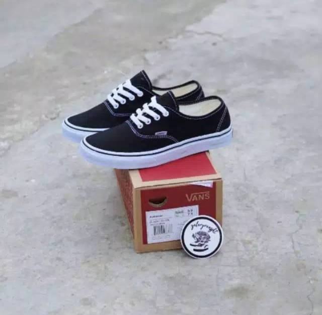 SALE!!!Sepatu Vans Autentic California Full Black/Full White Putih Polos 36-43