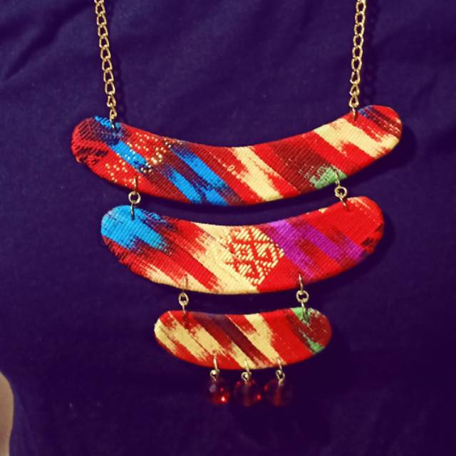 Kalung Etnik Uis Nipes Merah