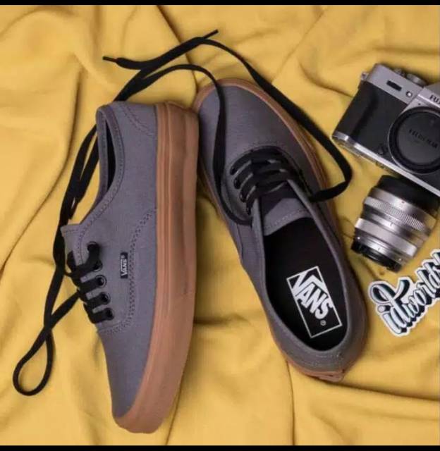 SEPATU43 VANS AUTHENTIC FULL BLACK HITAM POLOS WHITE PUTIH OLDSKOOL ERA