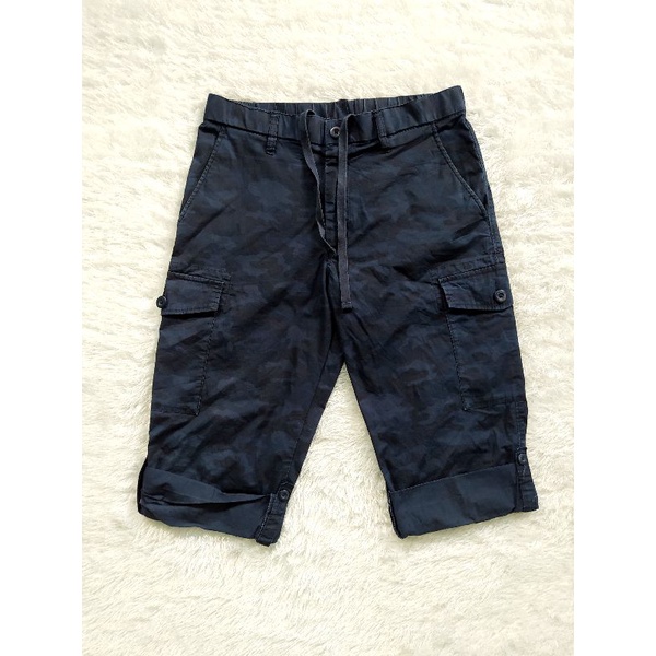 UNIQLO SHORT PANTS CARGO CAMO ROLL UP 3/4