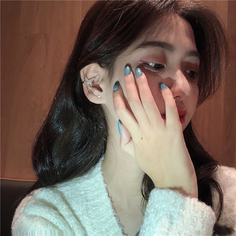 Anting Kupu-Kupu Berlian Berkilau one-piece Asimetris Aksesoris Telinga Korea Wanita