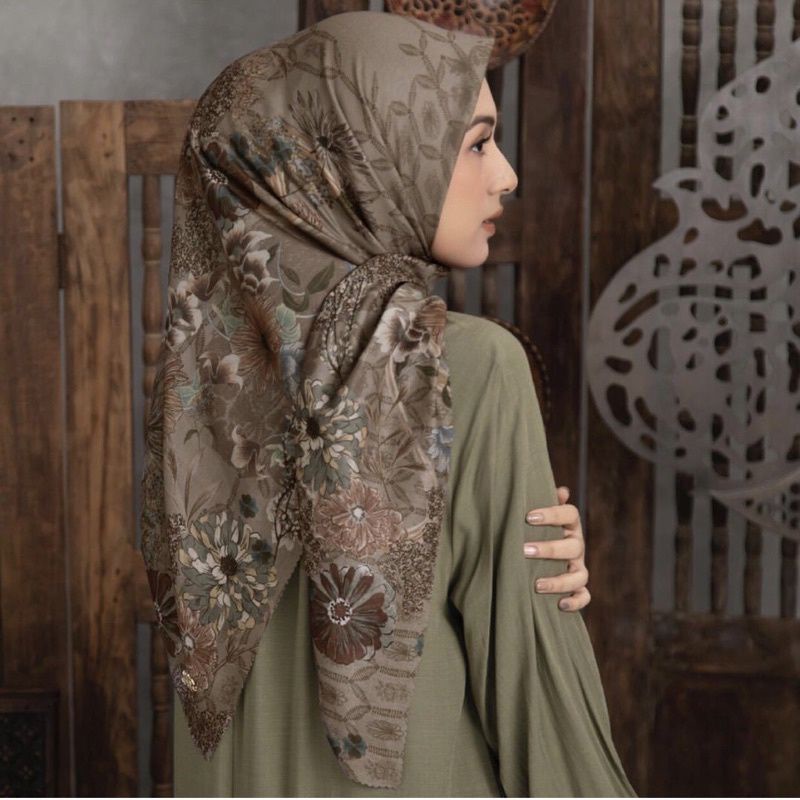 Sandhya Scraf Heaven Lights (Salted brown)
