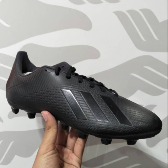 Sepatu Bola Adidas X 19.4 diskon 70%