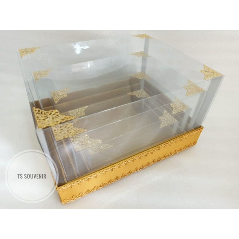 

Kotak hantaran kotak seserahan box hantaran tutup full mika model siku 1 set warna gold prodak dari fdri-store
