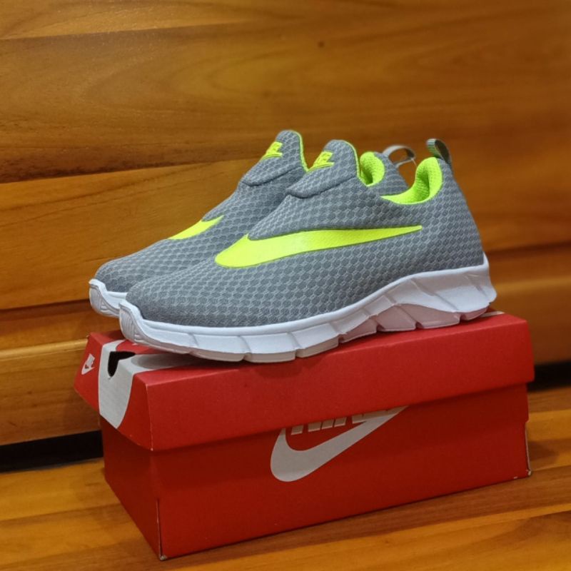 sepatu slip on anak sepatu fashion anak terbaru