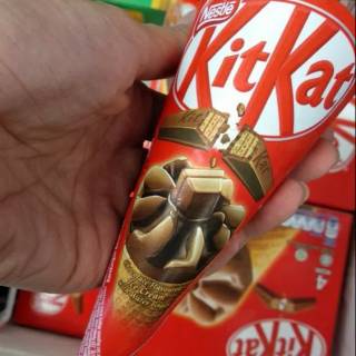 Kitkat Ice Cream , Nestle Eskrim Kit Kat Cone