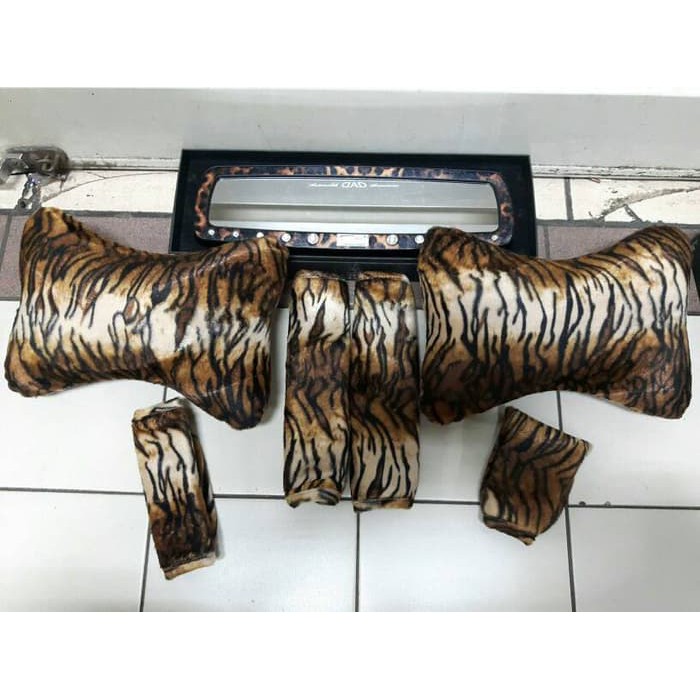bantal set motif macan