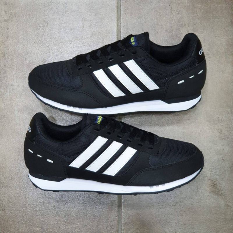 Sepatu Kets Cowok. Adidas Neo Racer. Ukuran 39-43