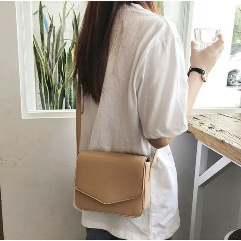 [SIAP KIRIM] LYORA Slin Bag/Tas Selempang Wanita Kekinian