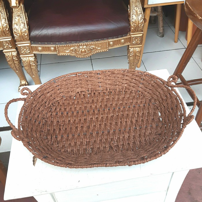 Homedecorbandung_Megaputeri | Barang Antik  | Baki / Nampan Oval Anyaman Antik (Coklat)| Bisa Bayar 