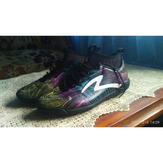 Specs Baricada Ultra Violet Size 40 Second