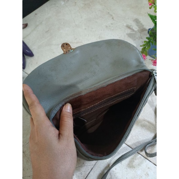 preloved mini sling bag