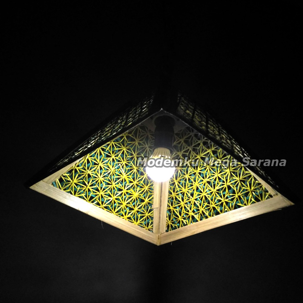 Kap Lampu Bambu Anyaman Bambu Piramid- KP001