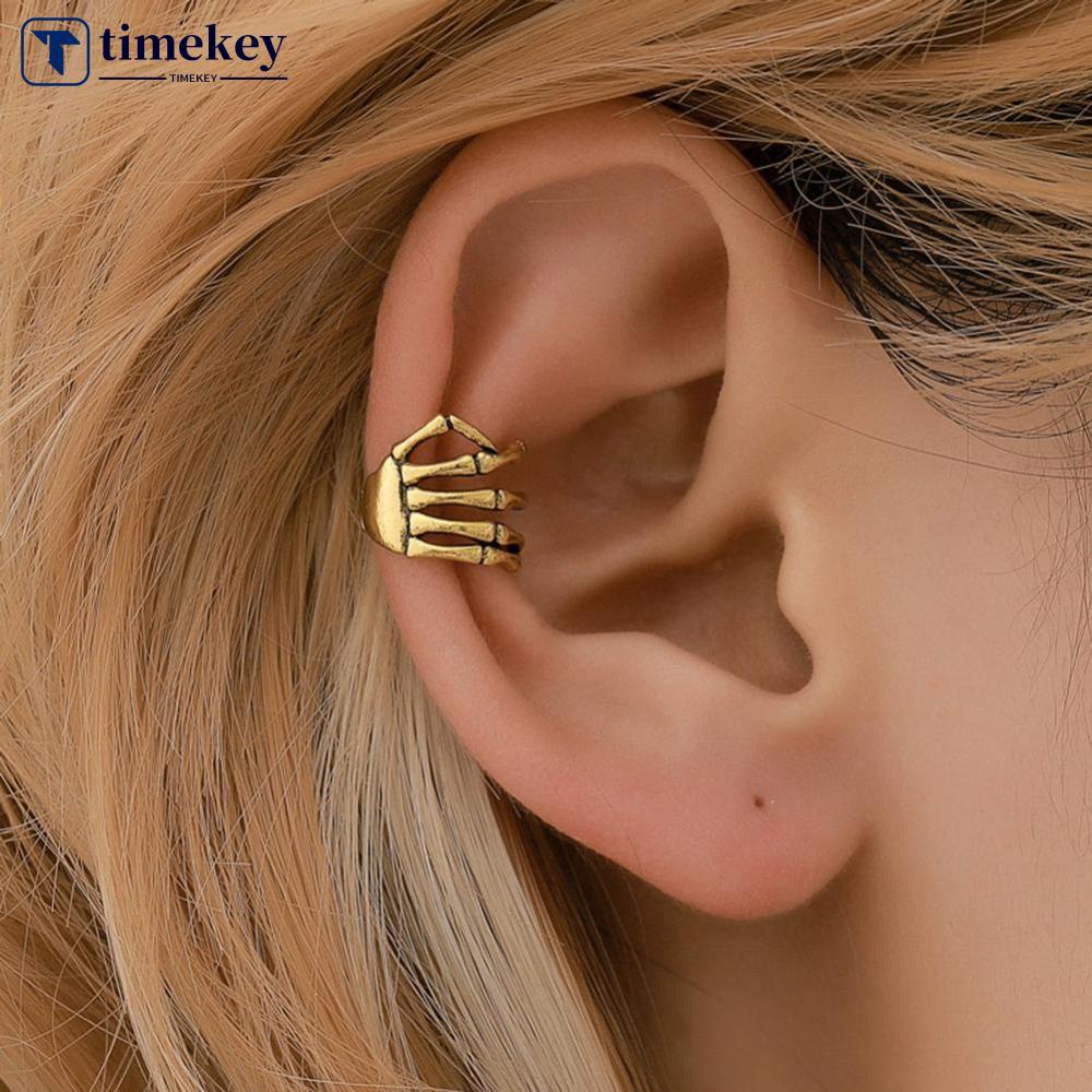 Timekey Anting Klip Model Tangan Tengkorak Gaya Punk Untuk Wanita A2K4