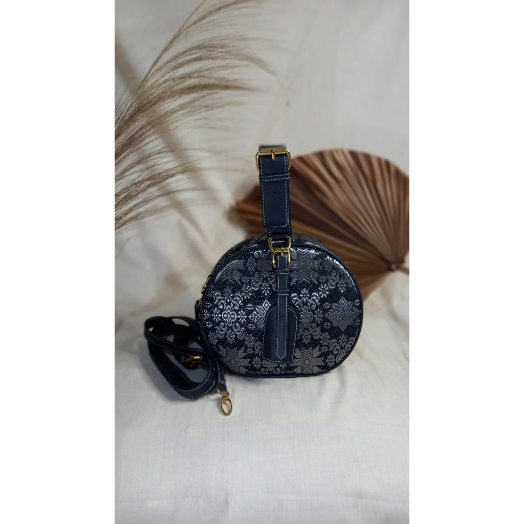Nyimas Songket - Tas bulat full songket khas palembang hitam silver