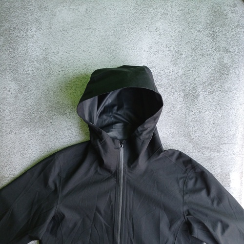 Jaket Parka UNIQLO BLOCKTECH