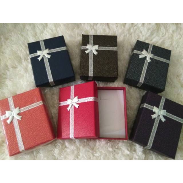 

Kotak hadiah/ present box / kotak anting / kotak gelang