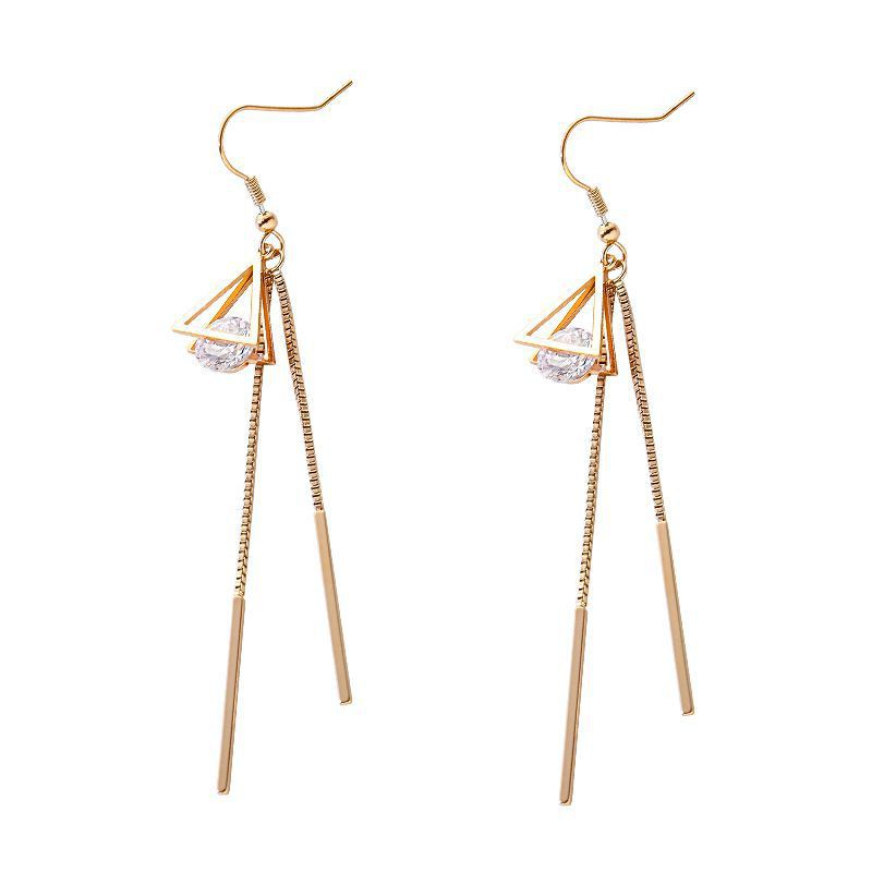 Anting juntai segitiga zircon Fashion Korea Titanium Anti Karat - ercassia