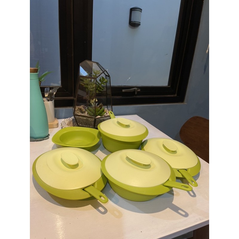 Tupperware blossom set preloved