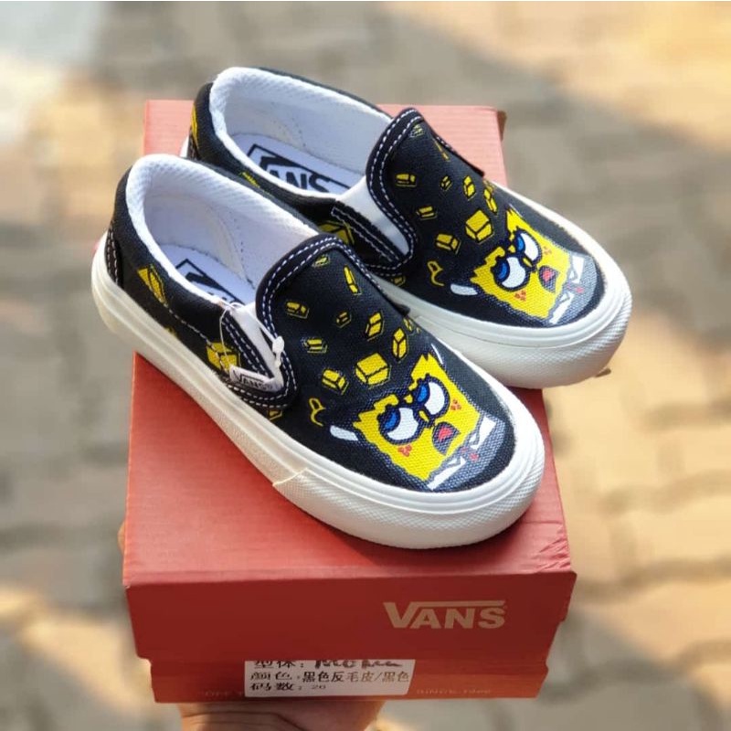 Sepatu anak slip on candy spongebob squarepants putih / hitam