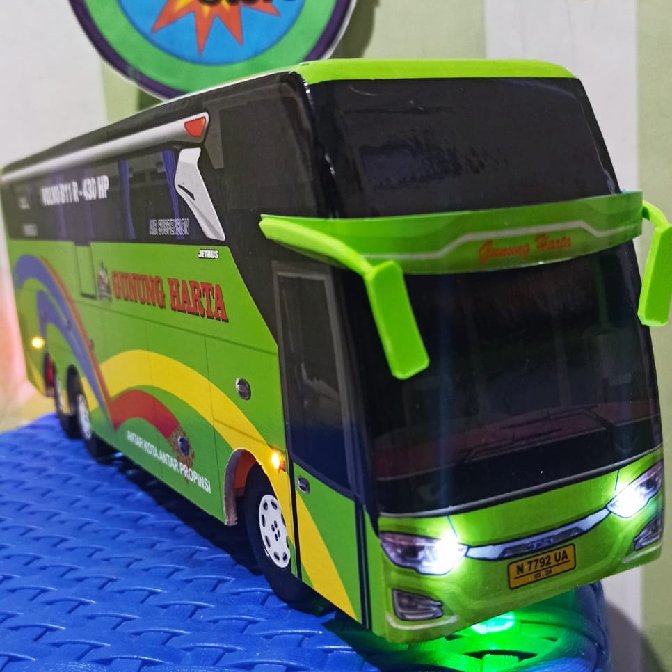 Miniatur bus bis UHD GUUNUNG HARTA  plus lampu