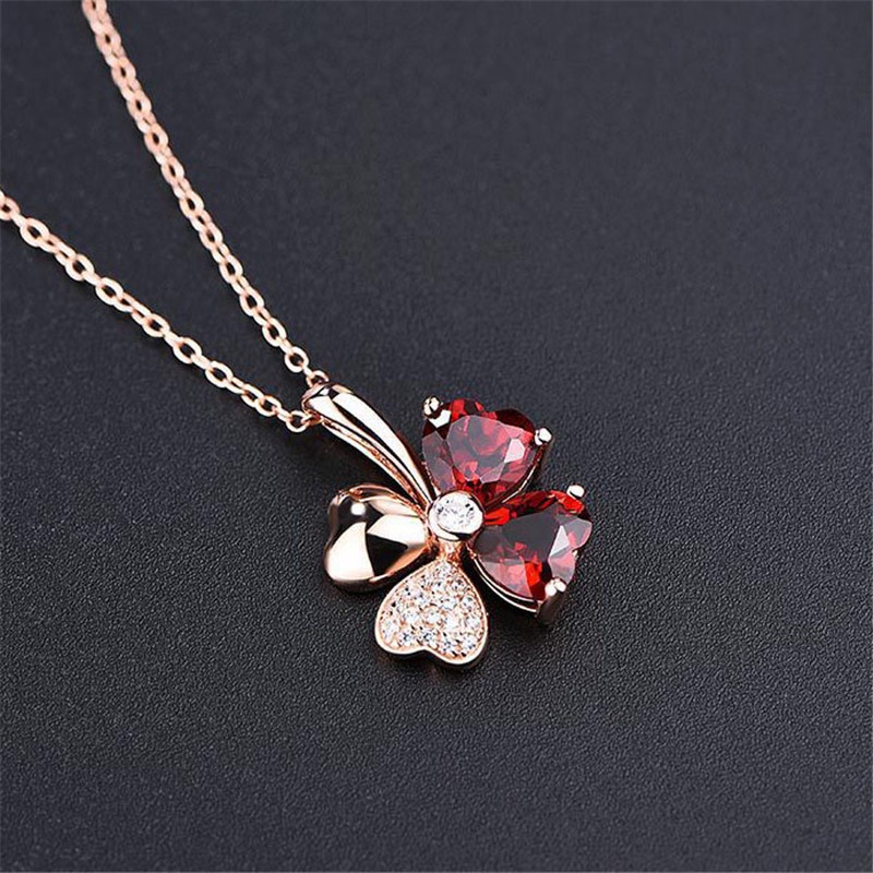 [Ready Stock]Fashion Luxury Lucky Four-Leaf Clover Necklace Inlaid with Red Crystal Pendant