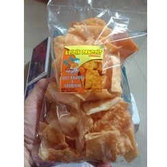

camilan kripik pangsit