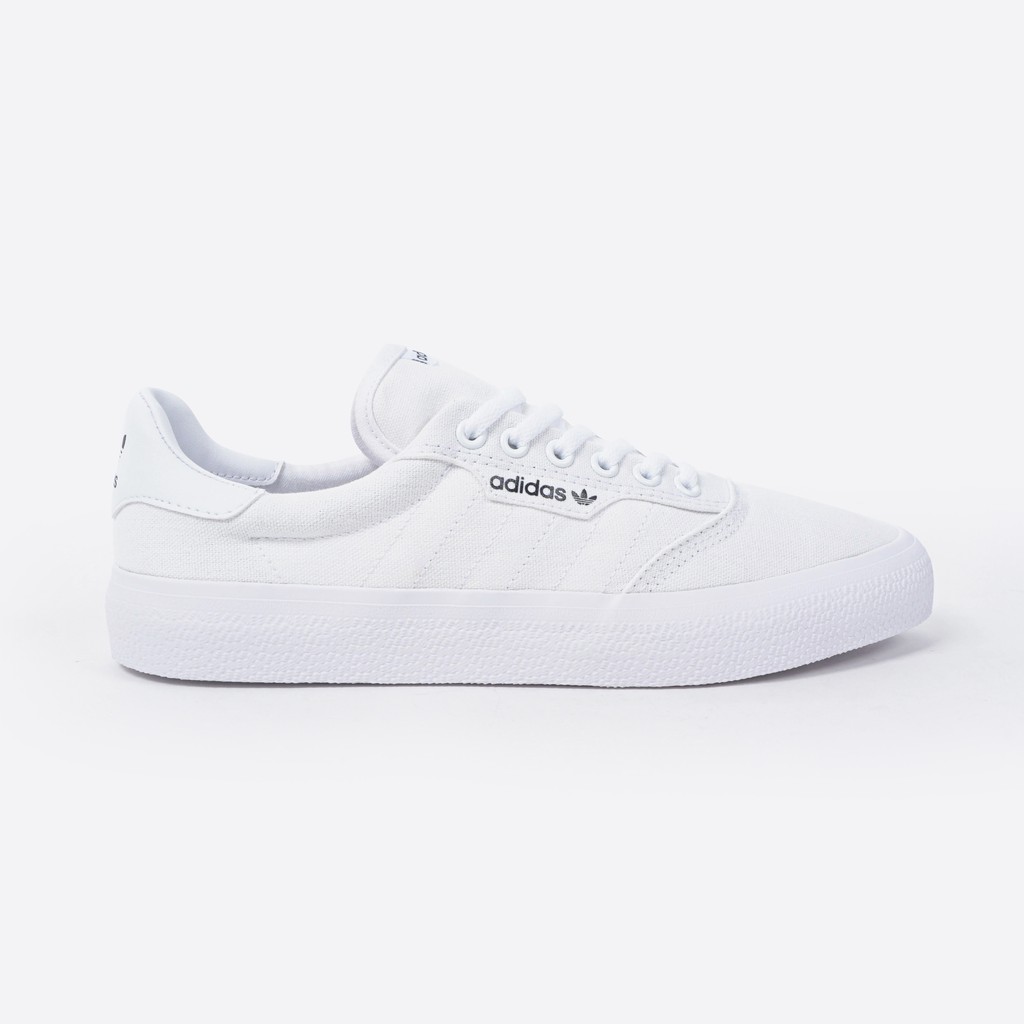 white adidas 3mc