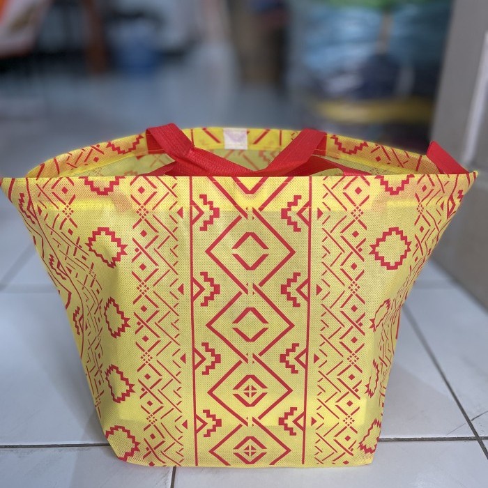 

NEW Goodie bag spunbond serut hantaran syukuran hajatan alas 2424