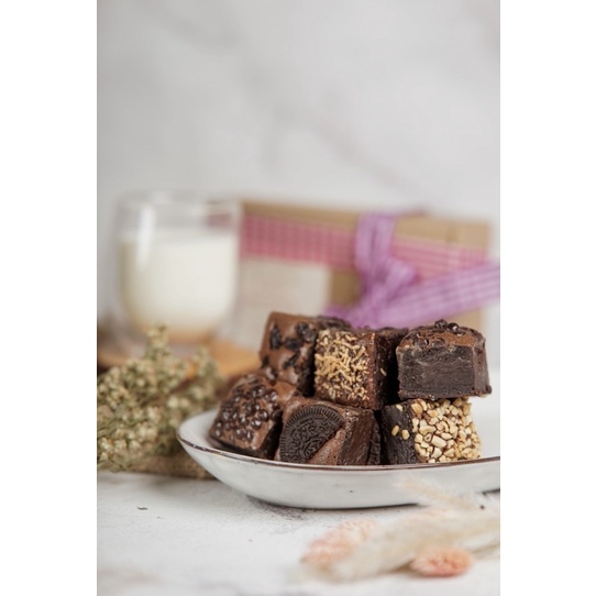 

HOMEMADE FUDGY BROWNIES