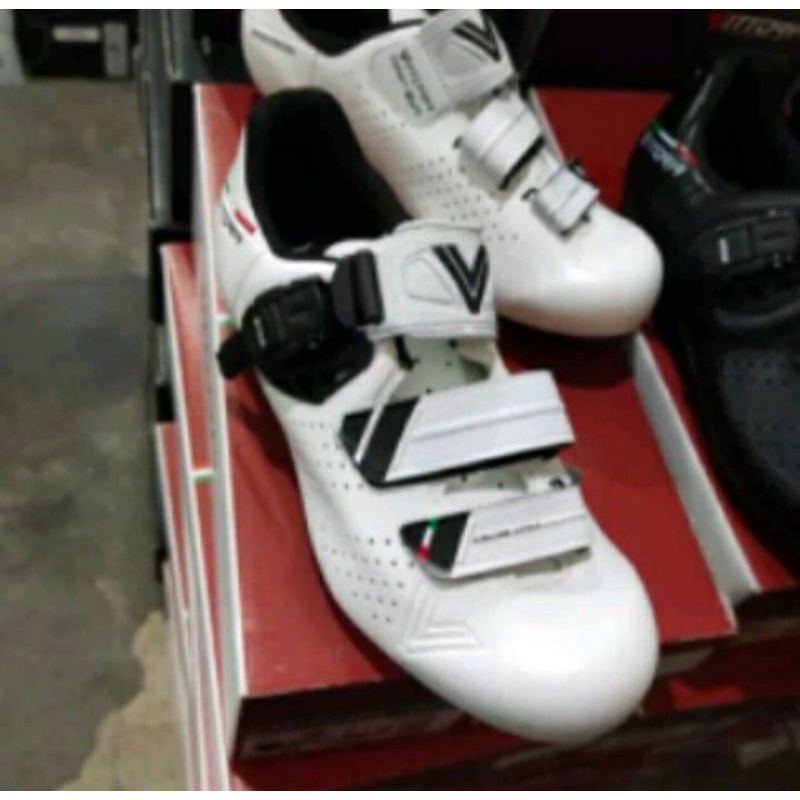 Sepatu Road Bike Vittoria Road Shoes White