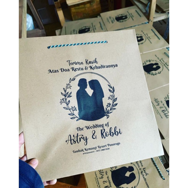 

Sablon Paper Bag Coklat Kotak Nasi uk 22x22 tinggi 25