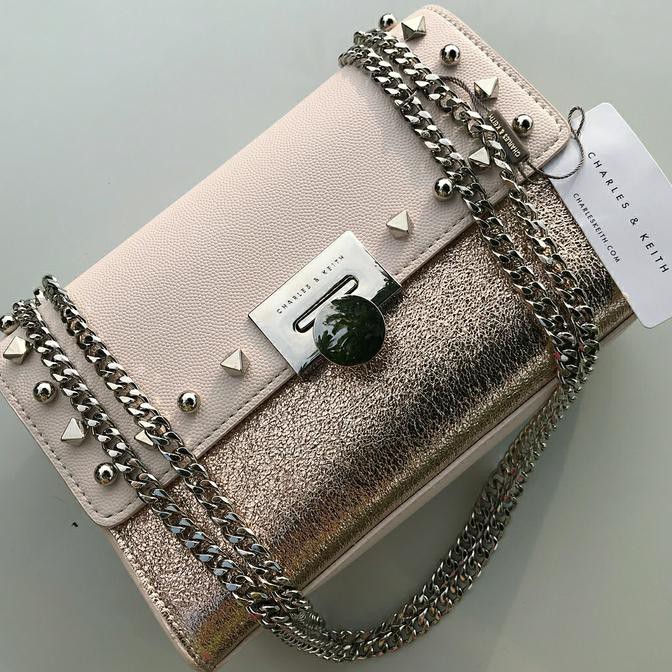 Yuk Di Order Kakak.. Tas Wanita Charles And Keith Ori,Tas Batam Import Harga Pabrik,Murah - Merah