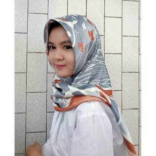 Random warna KERUDUNG INSTAN SEGITIGA MAXMARA SOFT Random warna KERUDUNG INSTAN SEGITIGA MAXMARA SOFT