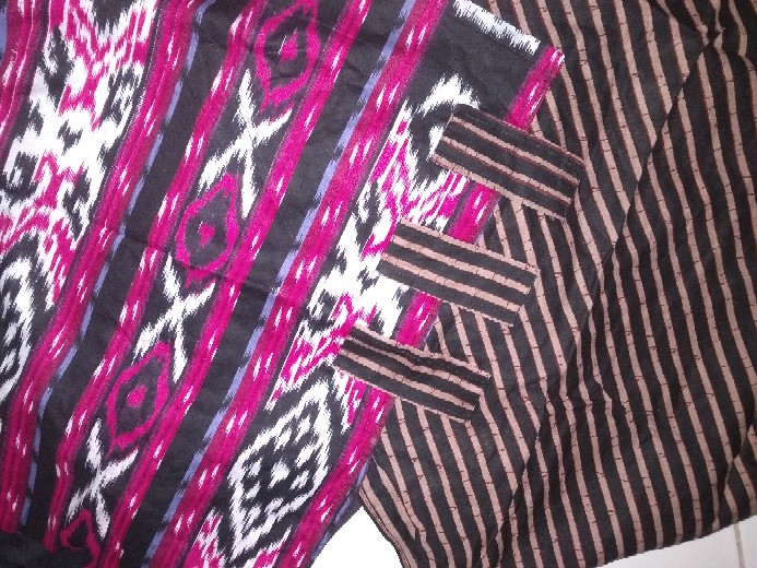 Crop Top Etnik Atasan Batik Wanita Modern