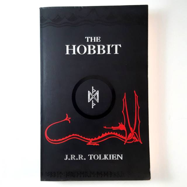 Buku The Hobbit - J.R.R. Tolkien