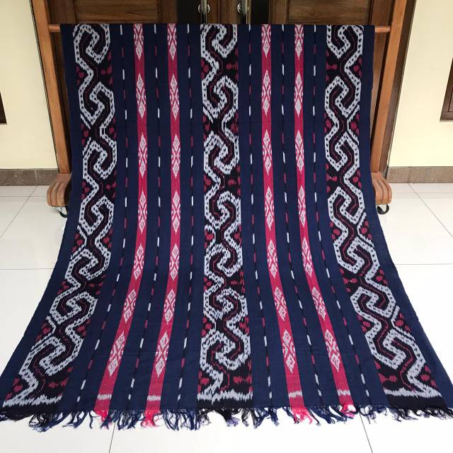Tenun Ikat Etnik Lombok