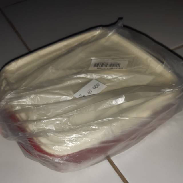 Tempat makan Tupperware