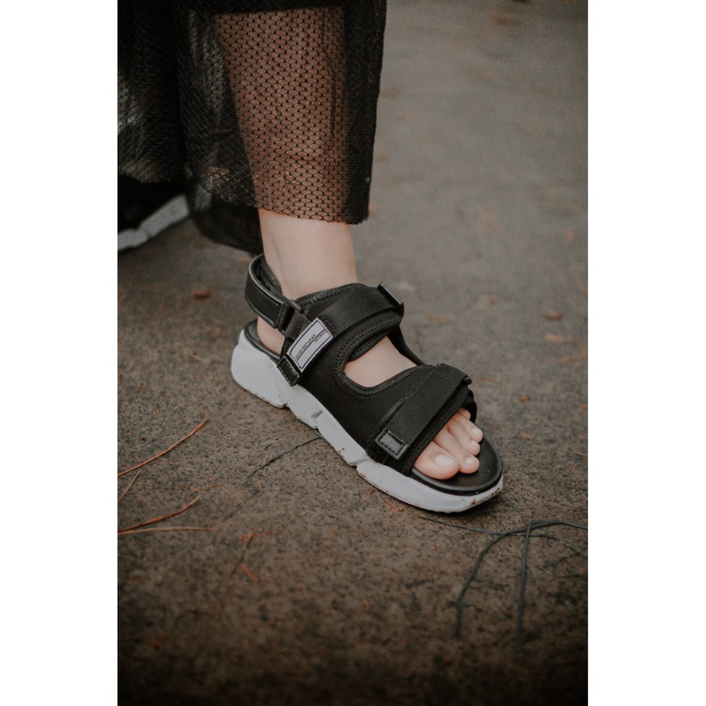 SANDAL KASUAL WANITA VOLKERFOOTWEAR ARTIKEL NAMIE BLACK