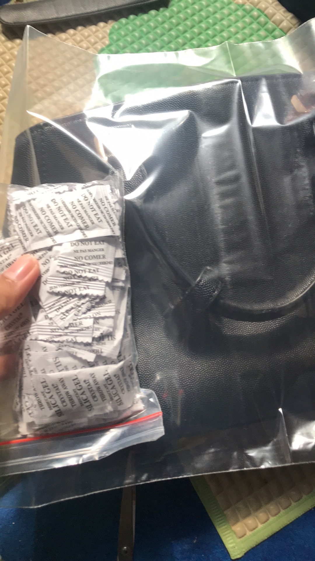 Plastik Ziplock Jumbo Tebal Kuat Awet U/ Handbag/sepatu Dll (25pcs) + 1 Pack Silica Natural 100 Gram