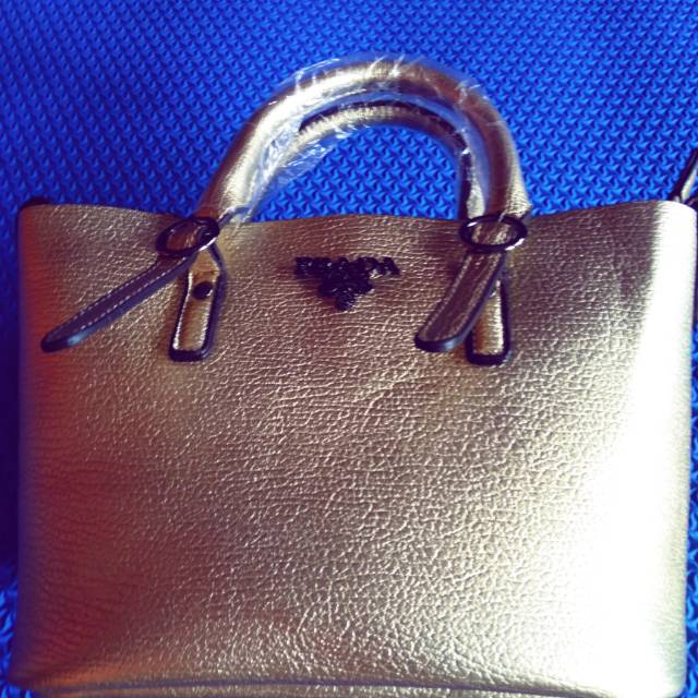 Tas Wanita Prada