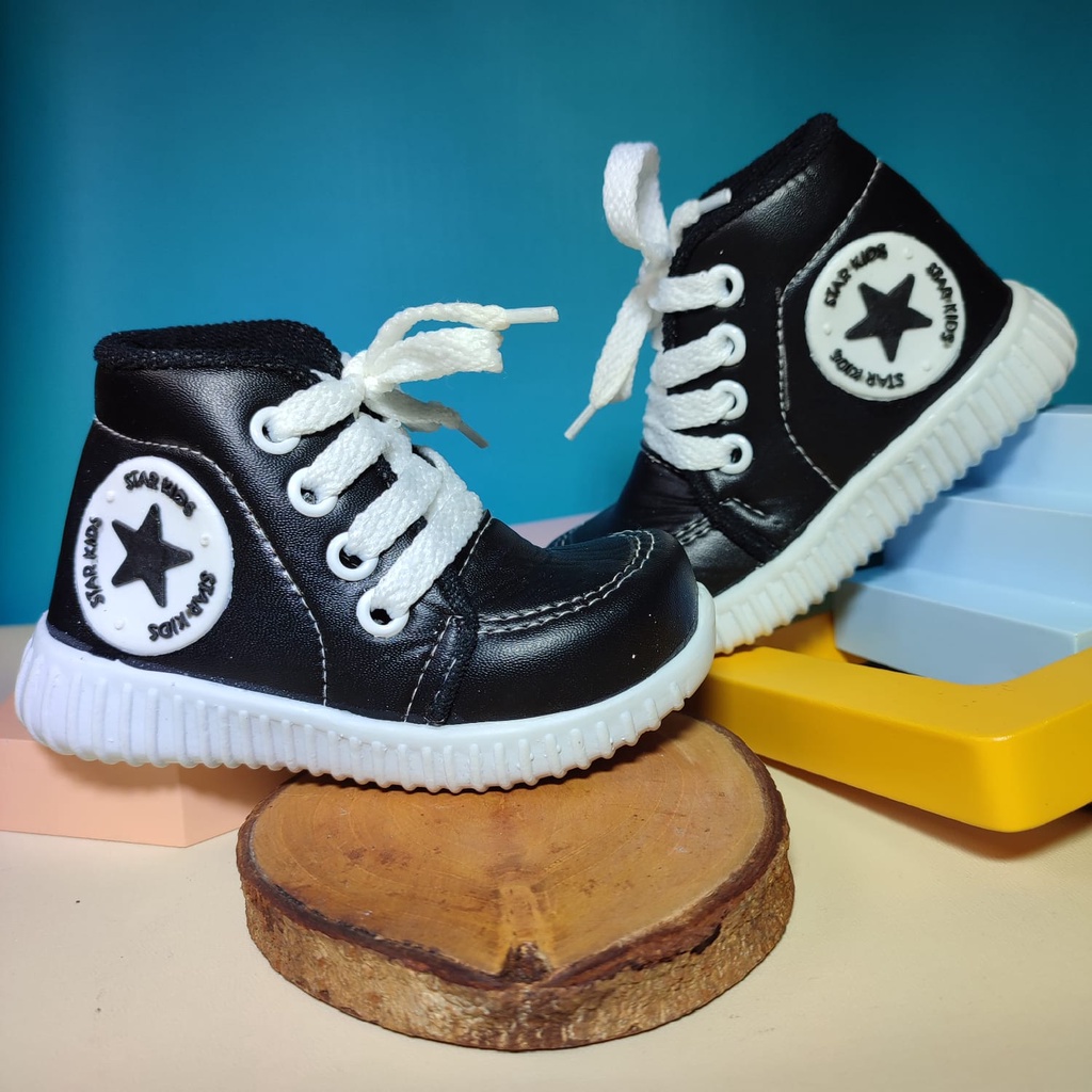 Sepatu Anak Boot Bintang 3 Warna / Kisaran 1-5 Tahun