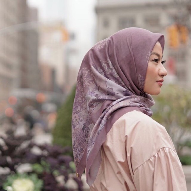 Buttonscarves new york reborn big apple preloved