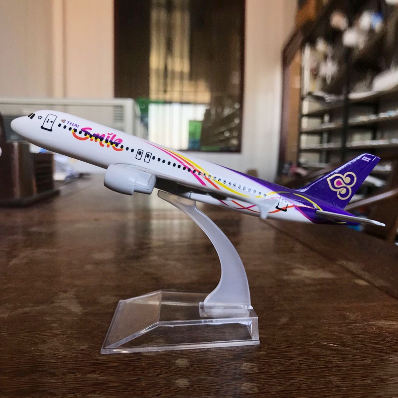 Model Pesawat Terbang Thailand Airbus 320 Nok Air B737 Bangkok 747 Bahan Alloy Diecast Ukuran 16CM