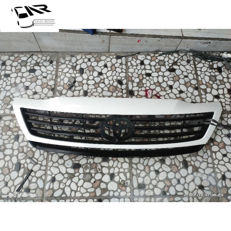 Grill Toyota fortuner 2015 TRD