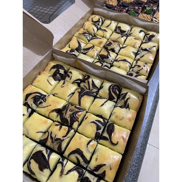 

Brownies creamcheese 20x20 best taste and quality