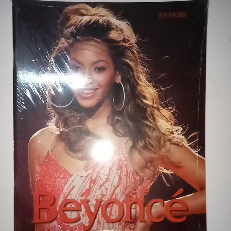 Buku Import A Life In Pictures Beyonce Segel Oleh BBW