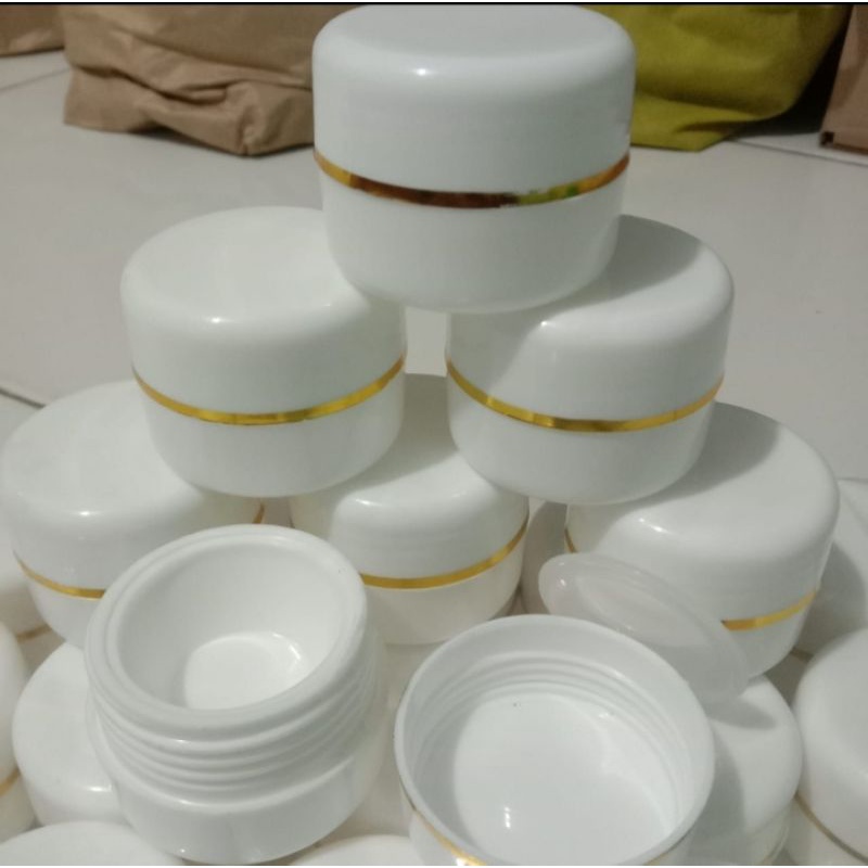 Pot Cream 12,5g Putih Gading / Titan List Gold