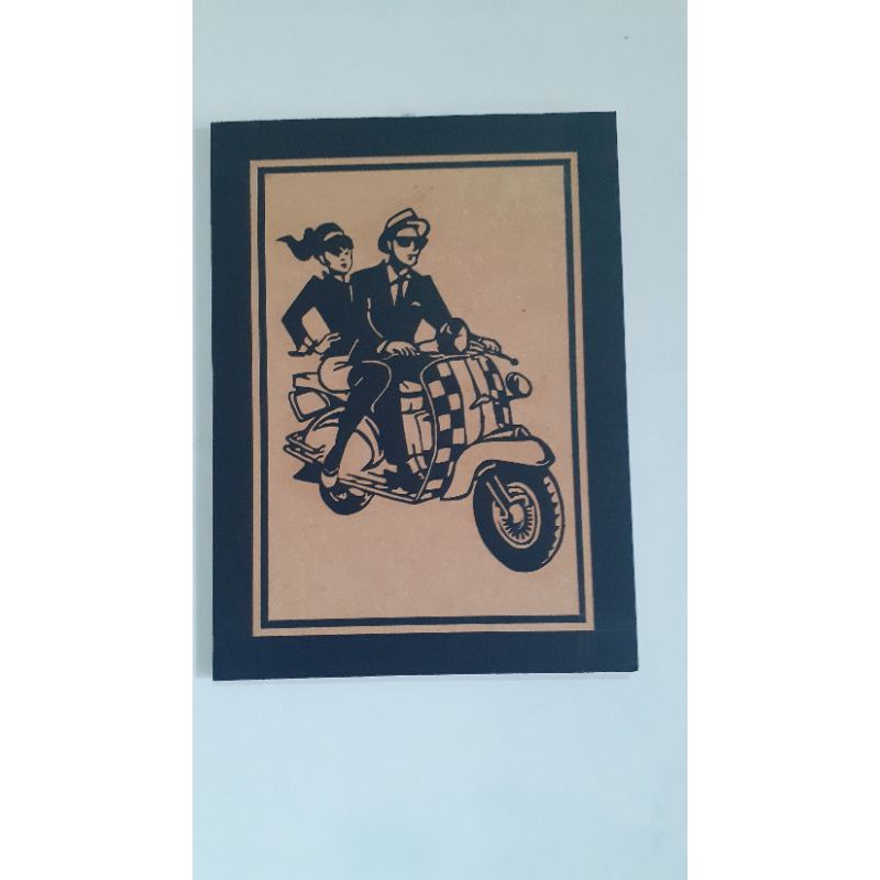 

PAJANGAN HIASAN DINDING VESPA